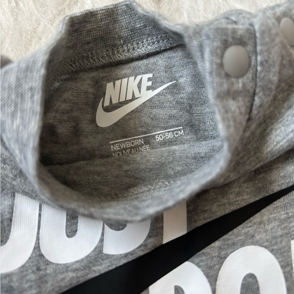 Nike Gray Newborn Romper - Picture 2 of 3